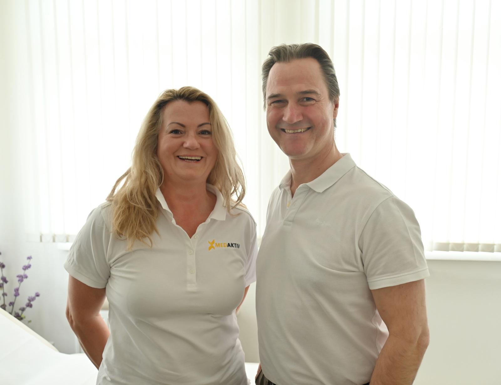 Anita Strempfl und Dr. Johannes Mayrhofer im Institut MEDAKTIV
